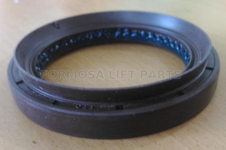 OIL SEAL, TRANSMISSION CASE